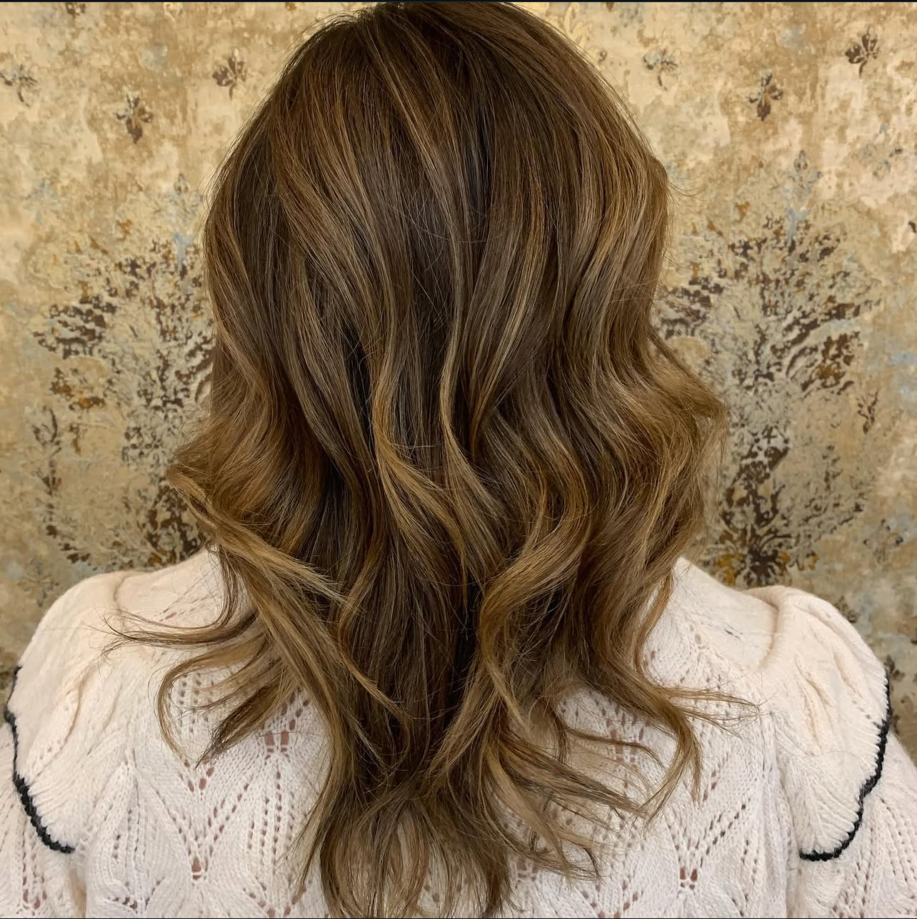 Warme Balayage in Karamell-Tönen