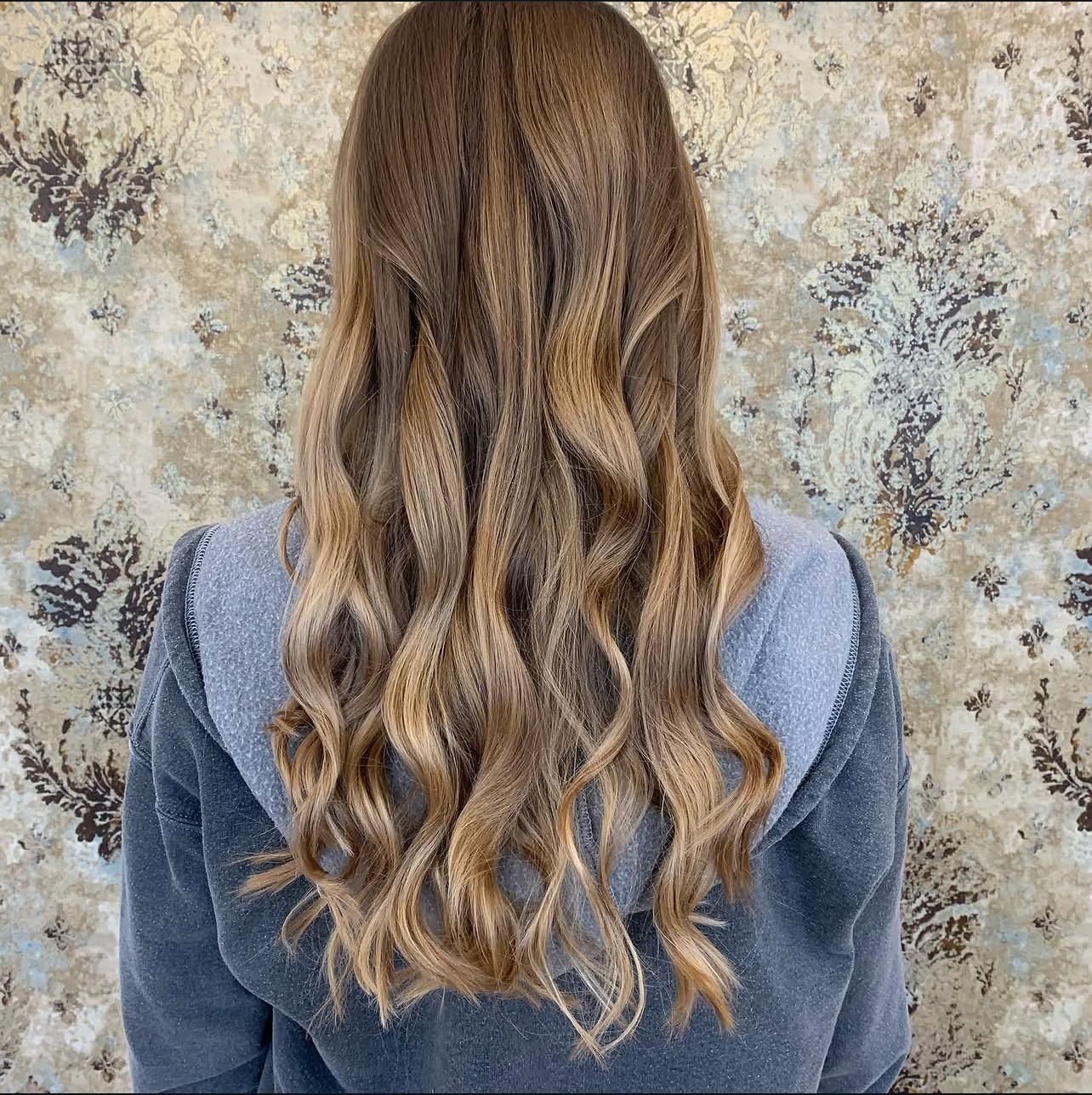 Bronde Balayage, definierte Locken